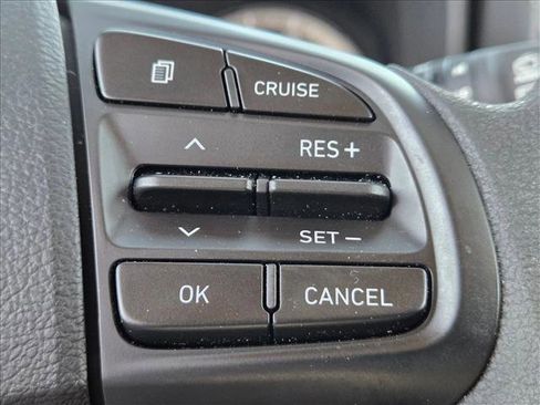 Used 2021 Hyundai Venue SE image 13