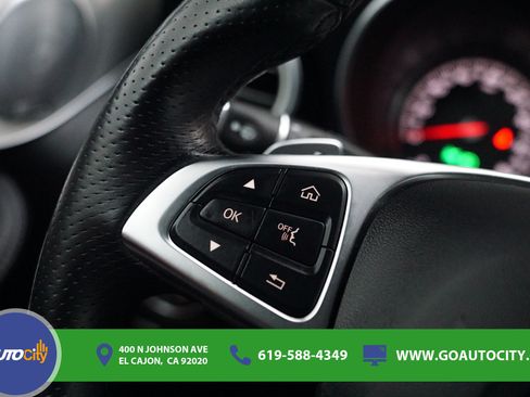Used 2019 Mercedes-Benz GLC 300 4MATIC image 20