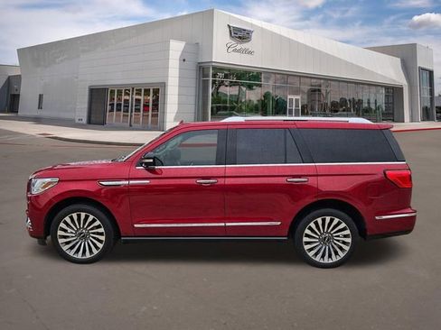 Used 2019 Lincoln Navigator Reserve AWD/4WD image 3