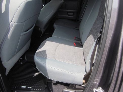Used 2017 RAM 1500 Classic SLT RWD image 12