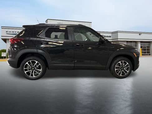 Used 2025 Chevrolet TrailBlazer LT image 6
