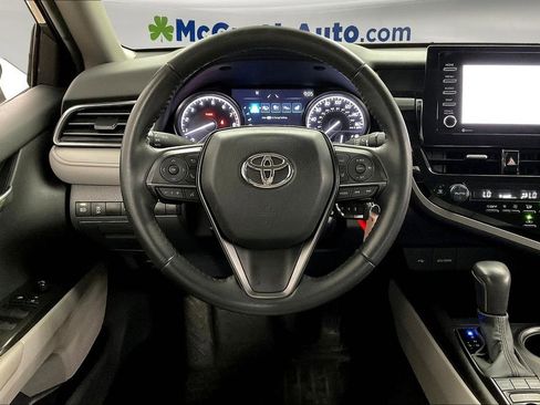 Used 2023 Toyota Camry SE image 6