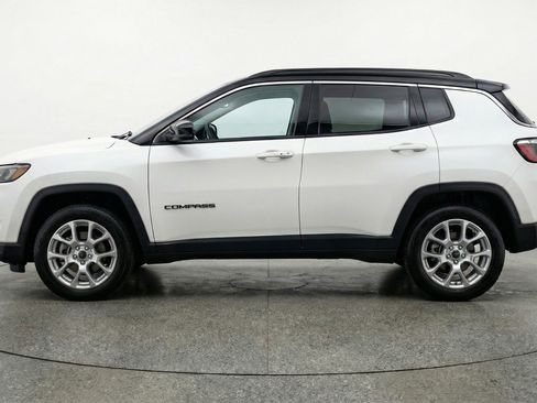 Used 2025 Jeep Compass Limited AWD/4WD image 5