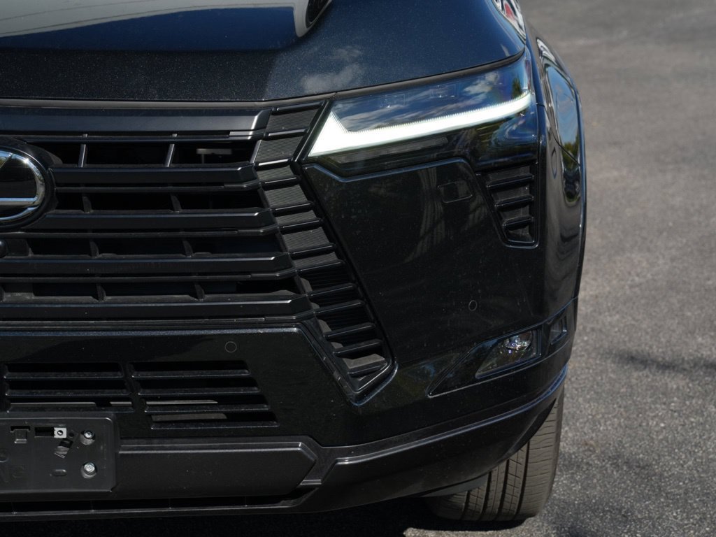 Used 2025 Lexus GX 550 w/ Accessory Package (2T) AWD/4WD image 13