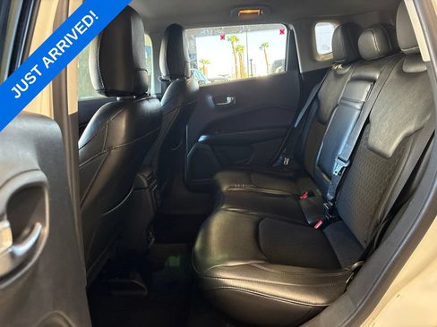 Used 2018 Jeep Compass Latitude w/ Popular Equipment Group FWD image 6