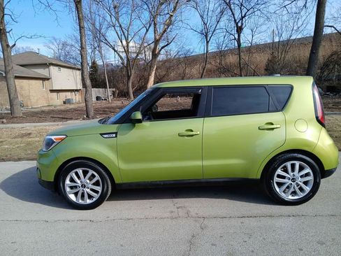 Used 2017 Kia Soul + FWD image 2