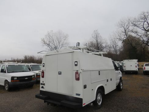 Used 2023 Ford E-350 and Econoline 350 Super Duty w/ Power Windows & Locks Group image 5