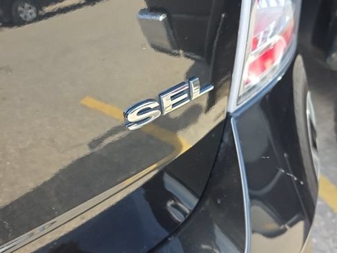 Used 2010 Ford Edge SEL FWD image 5