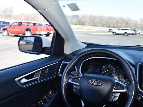 Used 2018 Ford Edge SEL w/ Equipment Group 201A image 18