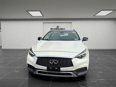 Used 2019 INFINITI QX30 Premium w/ Navigation Package image 6