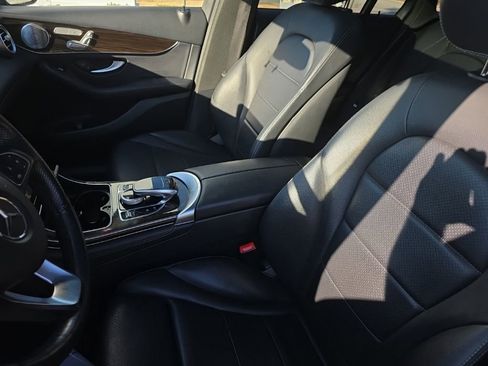 Used 2018 Mercedes-Benz GLC 300 4MATIC image 23