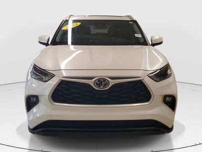 Used 2023 Toyota Highlander XLE
