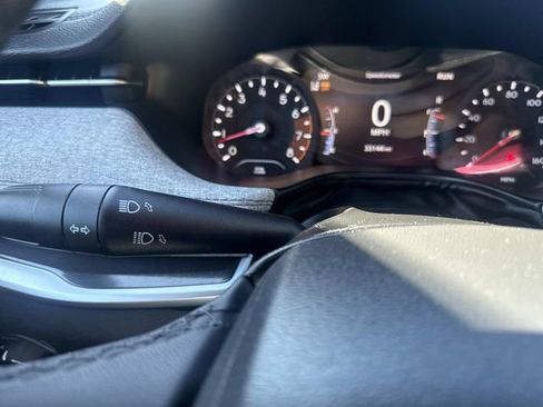 Used 2024 Jeep Compass Latitude image 33