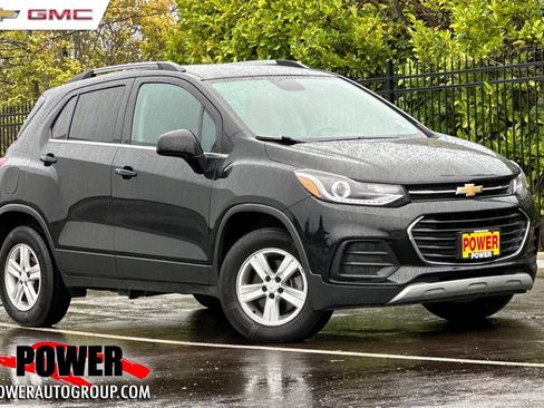Used 2020 Chevrolet Trax LT image 1