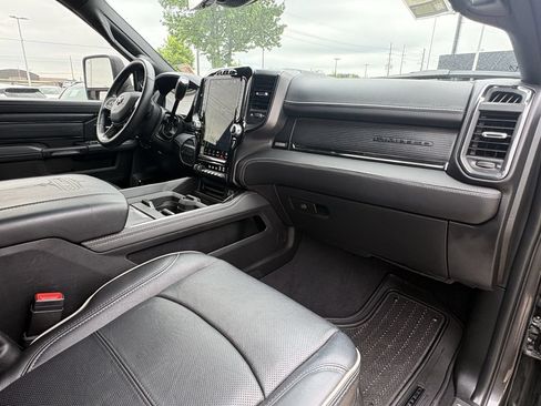 Used 2024 RAM 3500 Limited AWD/4WD image 26