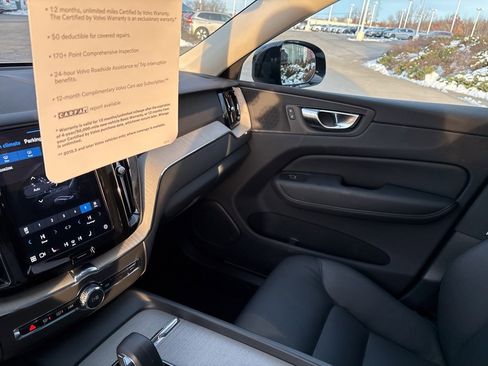Used 2025 Volvo XC60 B5 Plus image 33