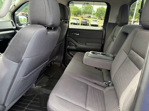 Used 2022 Nissan Frontier SV AWD/4WD image 24