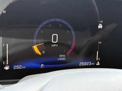 Used 2025 Chevrolet Trax LT w/ LT Convenience Package FWD image 12