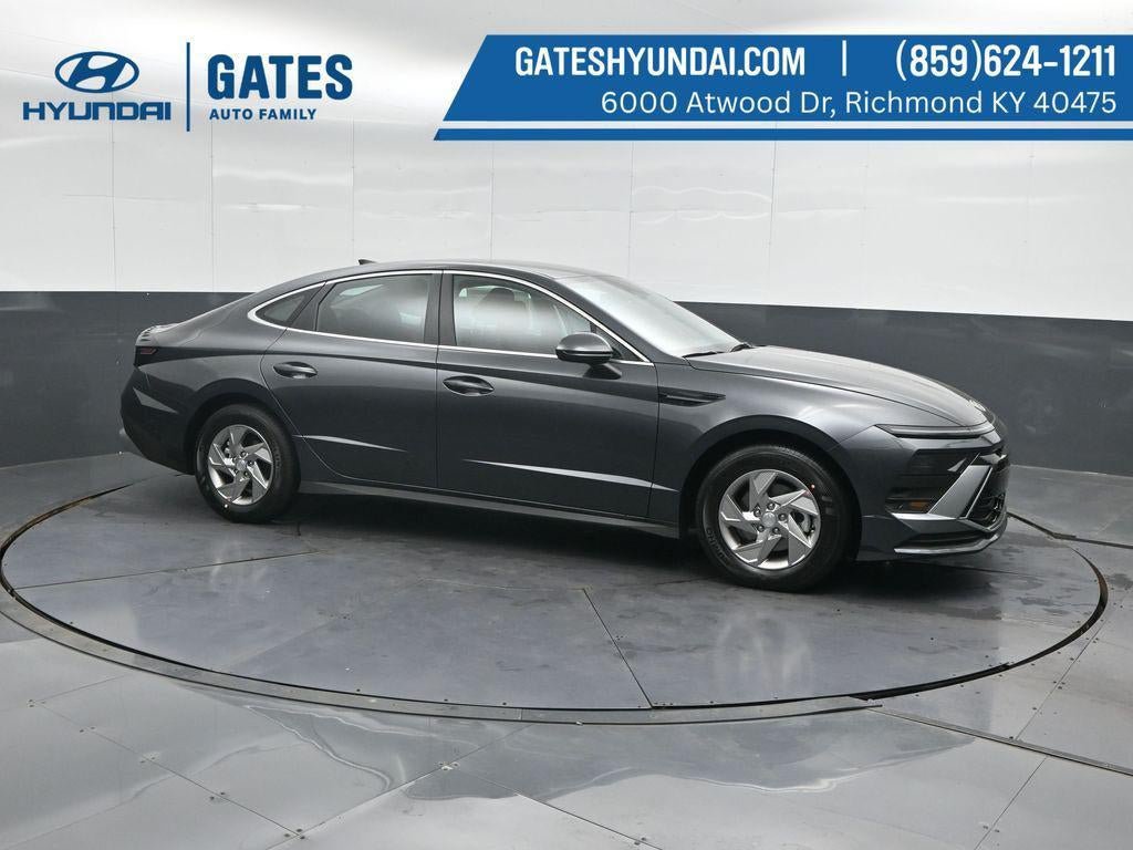 New 2026 Hyundai Sonata SE FWD image 1