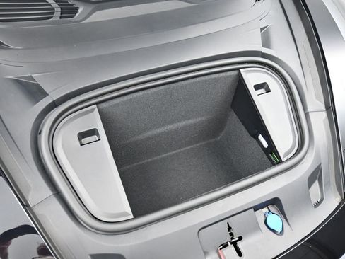 New 2025 Porsche Taycan GTS image 36