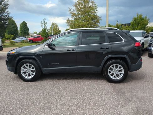 Used 2015 Jeep Cherokee Latitude w/ Comfort/Convenience Group AWD/4WD image 3