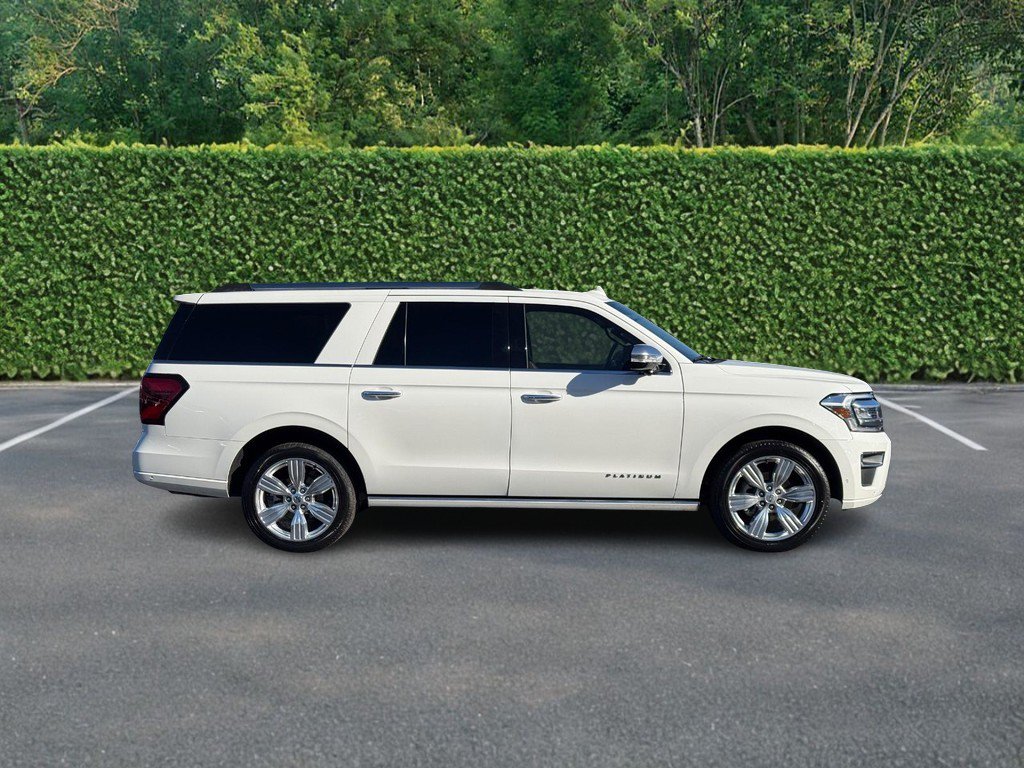 Used 2024 Ford Expedition Max Platinum AWD/4WD image 2