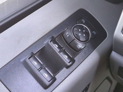 Used 2018 Ford F150 Lariat w/ Trailer Tow Package image 24