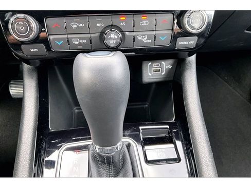 Used 2026 Jeep Compass Limited AWD/4WD image 32