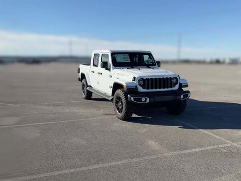 New 2026 Jeep Gladiator Sport image 17