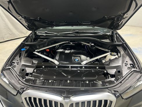 Certified 2024 BMW X5 xDrive40i w/ M Sport Package image 29