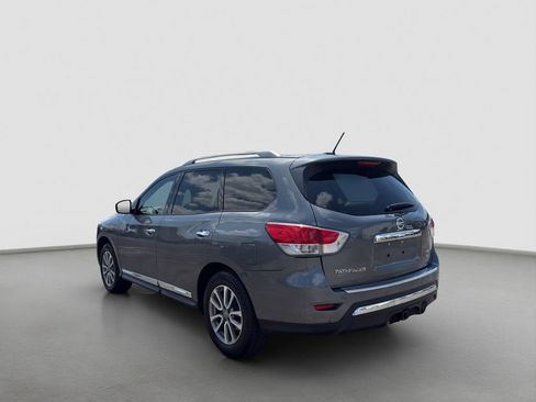Used 2015 Nissan Pathfinder SL w/ SL Tech Package AWD/4WD image 4