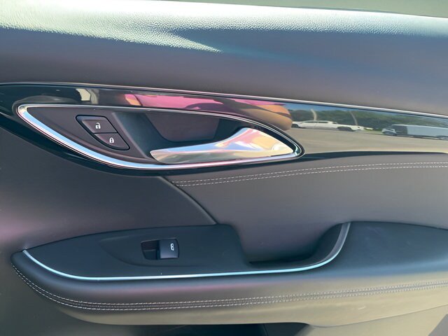 Certified 2024 Buick Envision Preferred AWD/4WD image 31