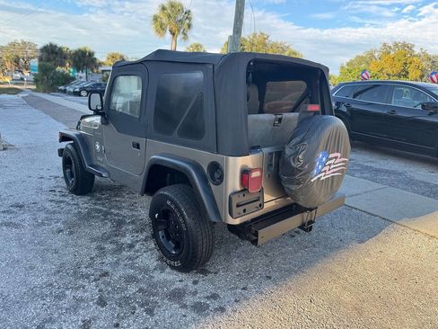 Used 2004 Jeep Wrangler SE image 6