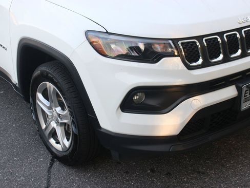 Used 2024 Jeep Compass Latitude AWD/4WD image 9