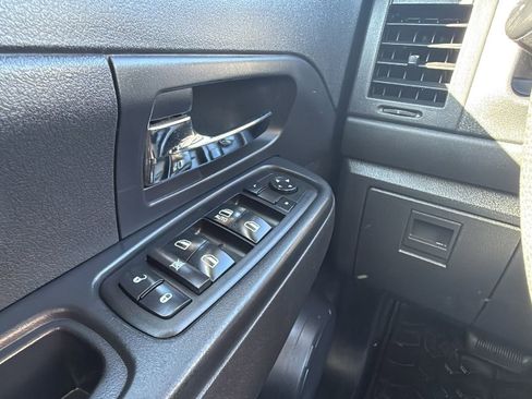 Used 2012 Jeep Liberty Sport image 22