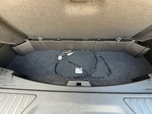 Used 2015 GMC Acadia SLE AWD/4WD image 16