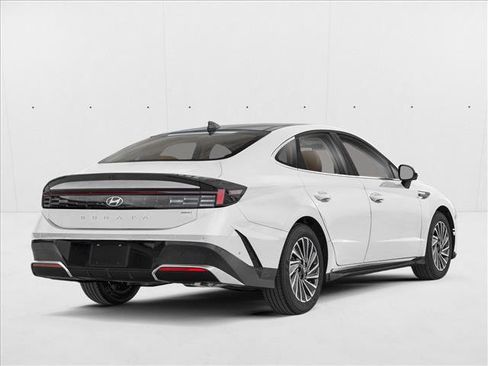 New 2026 Hyundai Sonata Limited FWD image 2