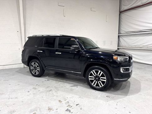Used 2016 Toyota 4Runner Limited AWD/4WD image 5