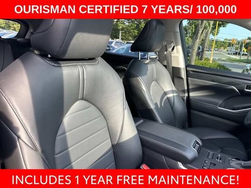 Used 2023 Toyota Highlander XLE AWD/4WD image 12
