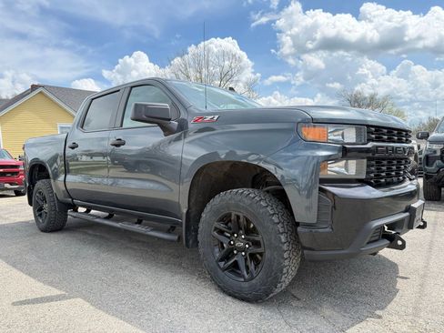 Used 2019 Chevrolet Silverado 1500 Custom Trail Boss w/ Custom Convenience Package AWD/4WD image 6
