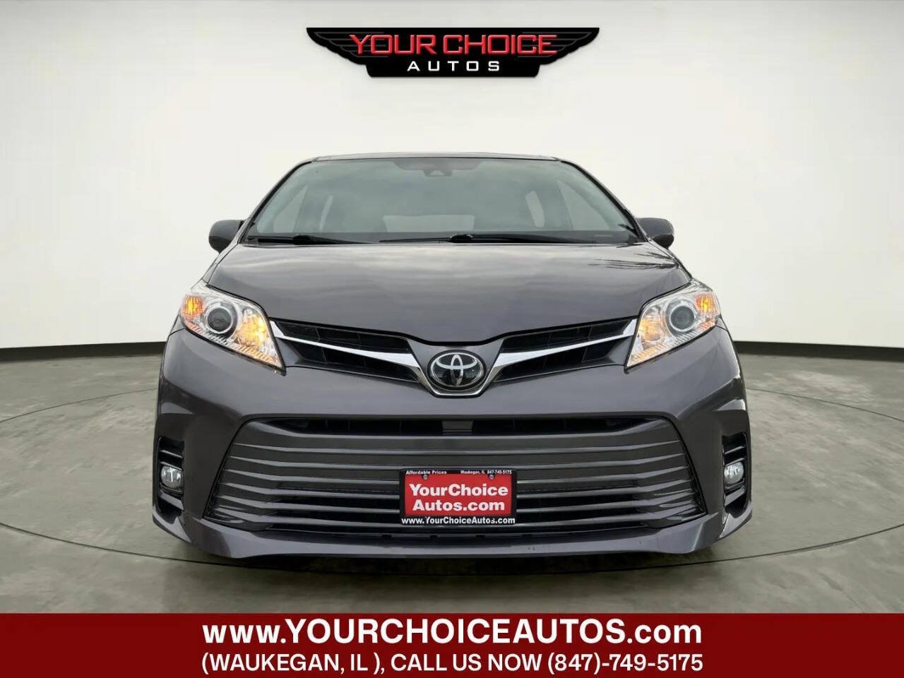 Used 2018 Toyota Sienna XLE w/ XLE Navigation Package FWD image 8