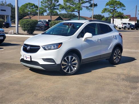 Used 2022 Buick Encore Preferred w/ Safety Package image 28