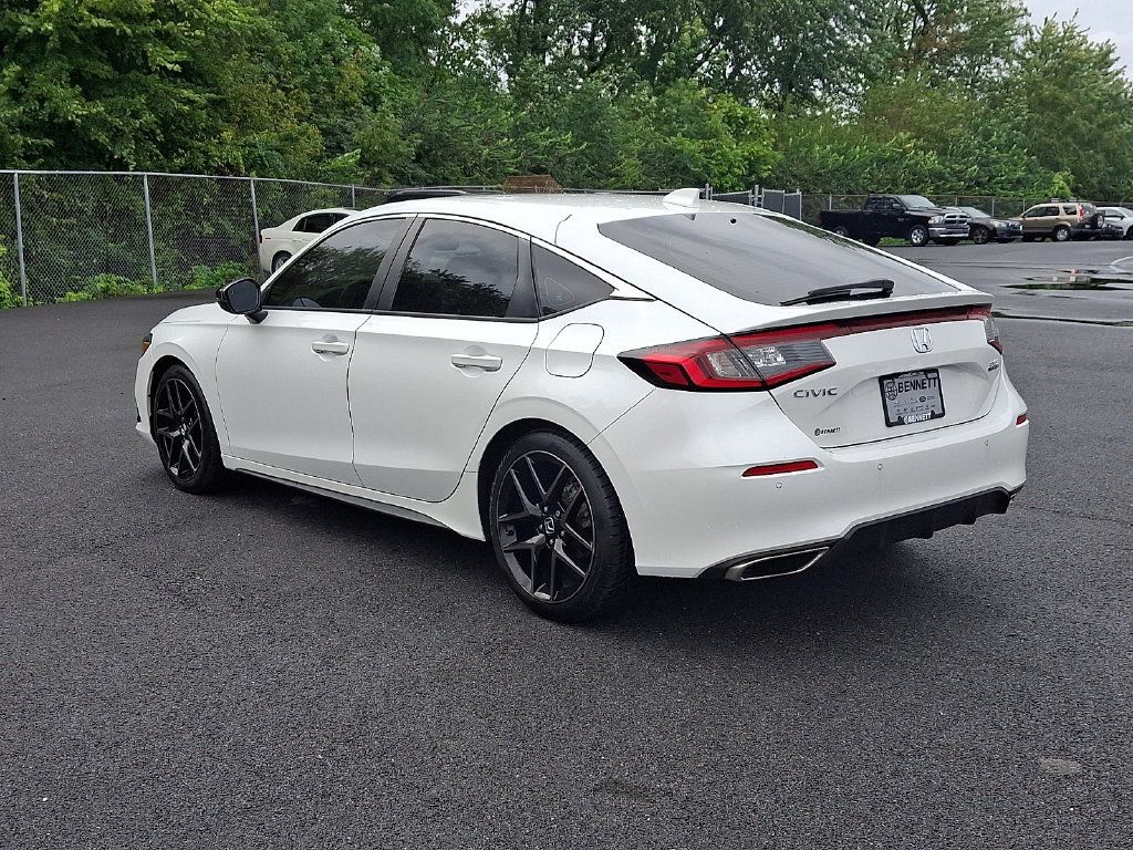 Used 2024 Honda Civic Sport Touring image 4