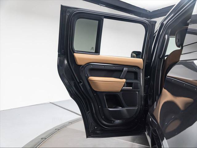 New 2026 Land Rover Defender 110 X-Dynamic SE AWD/4WD image 25