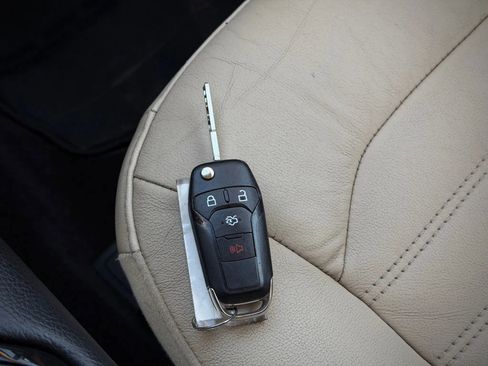 Used 2015 Ford Fusion SE w/ Equipment Group 202A image 16