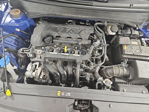 Certified 2025 Hyundai Venue SEL FWD image 23