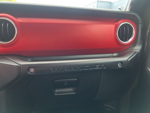 Used 2022 Jeep Wrangler Rubicon AWD/4WD image 19