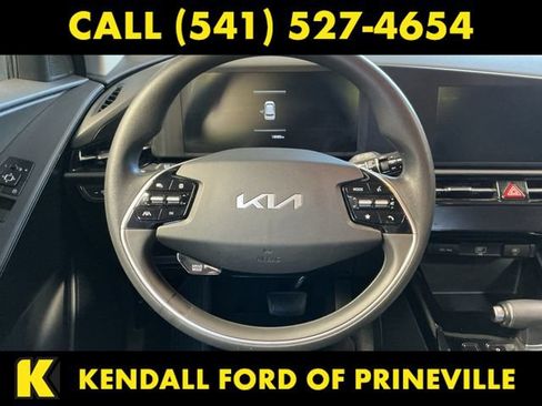 Used 2023 Kia Niro LX FWD image 12