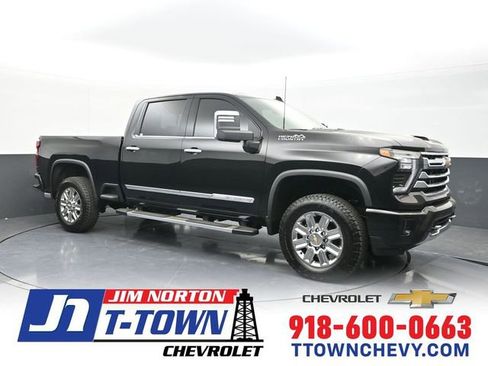 New 2026 Chevrolet Silverado 2500 High Country w/ High Country Premium Package AWD/4WD image 1