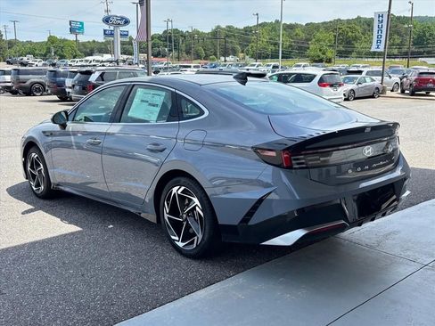 New 2026 Hyundai Sonata SEL FWD image 2